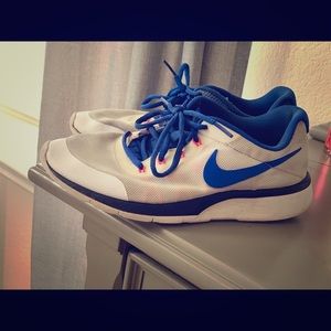 Nike shoes size 6.5 boys
